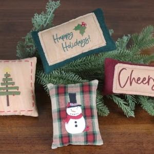 Country Christmas Fill Set of 4